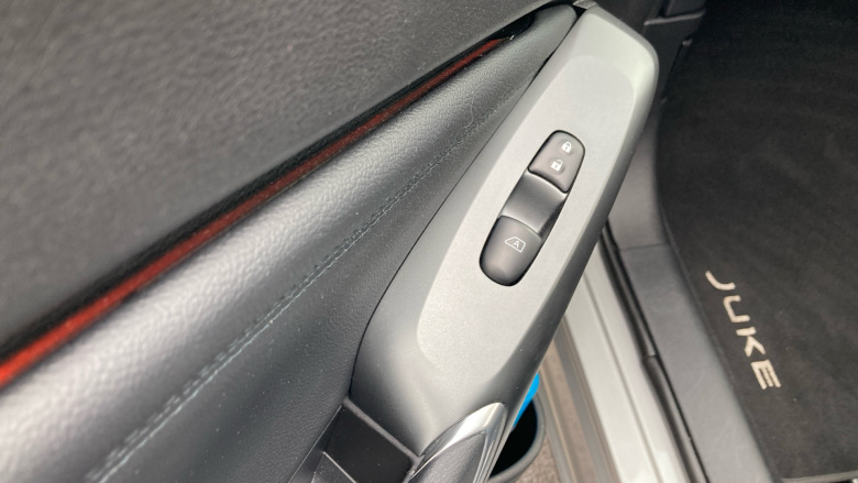 Nissan Juke 1.0 DiG-T N-Connecta 5dr Petrol Hatchback